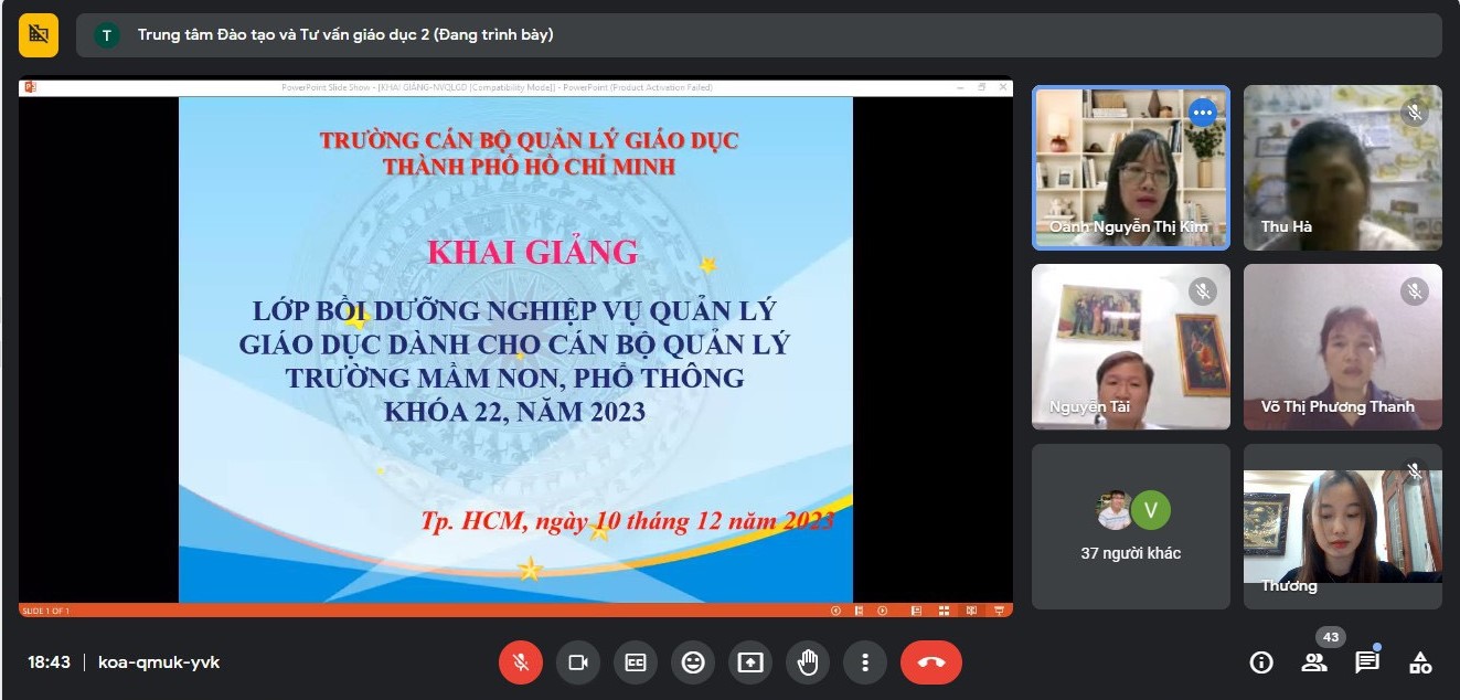 Hình ảnh khai giảng lớp bồi dưỡng nghiệp vụ quản lý giáo dục K22